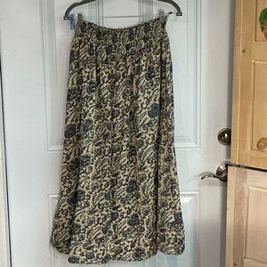 NATURAL LIFE A-Line Skirt in navy and lighter blue and Cream Floral size L/ XL